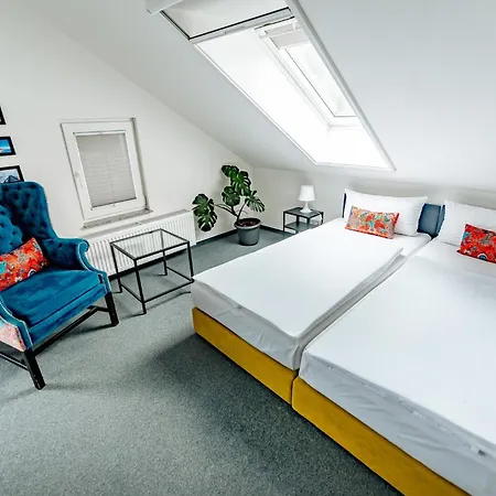 Gasthuis Cafe Nina 3*