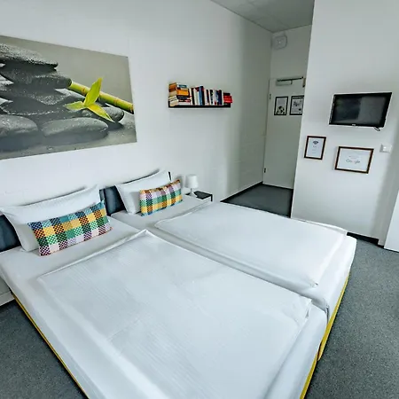 Cafe Nina Gæstehus 3*